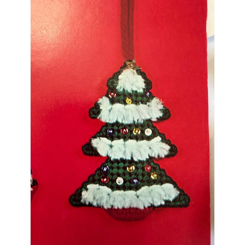 VTG Bucilla Needlepoint 4 Ornament Kit DIY Christmas Crafts Plastic Canvas Open - Picture 11 of 14